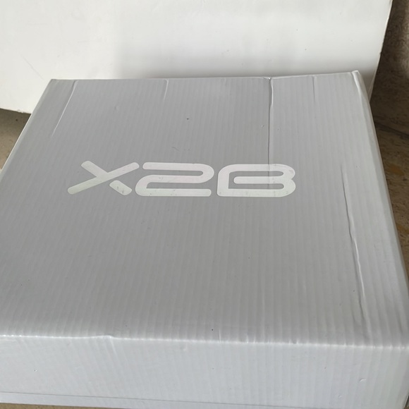 NWT Gorgeous Brand New Sandals with Black Shimmers. - Picture 14 of 15